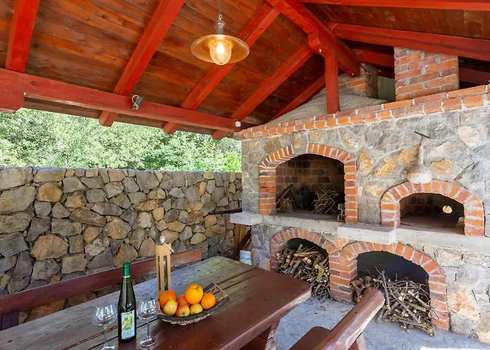 Appartement Awesome In With Wifi Pinezići