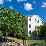 Front In Apartmán